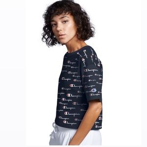 CHAMPION HERITAGE CROPPED TEE, ALL OVER LOGO Navy size XL